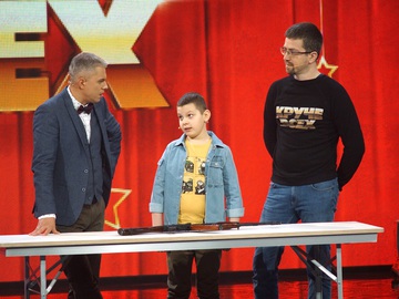 "Круче всех": 10-річний підприємець і дівчинка-магніт