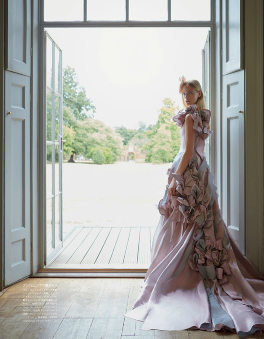 Весільні сукні в Vogue Japan