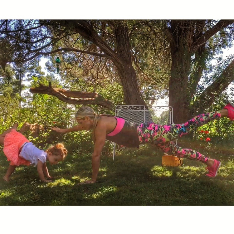 Фітнес-мама deliciouslyfitnhealthy