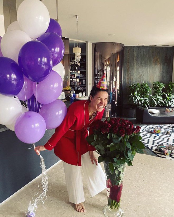 День рождения Маши Ефросининой: как поздравили муж и дети