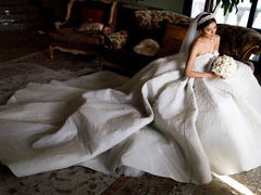 Катя Гуменюк у весільній сукні