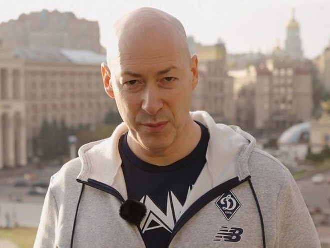 Гордон показав себе з густим волоссям у 17-річному віці