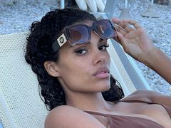 Тіна Кунакі