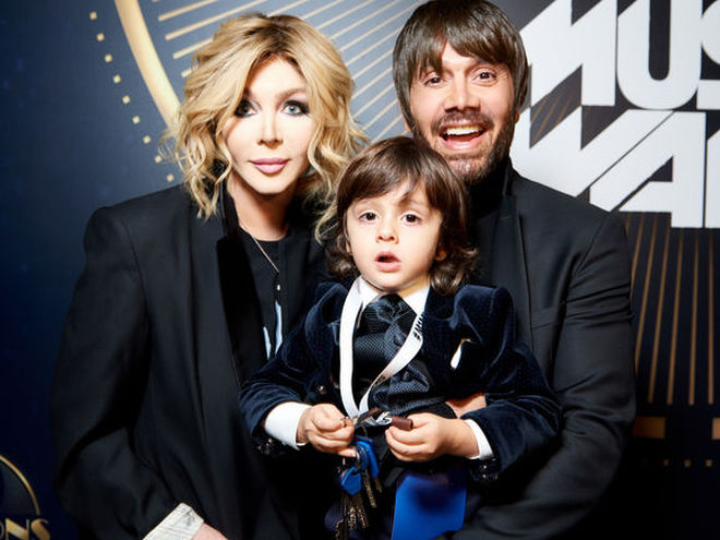 Ірина Білик з чоловіком і сином