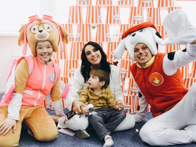 Джамала с сыном Эмиром