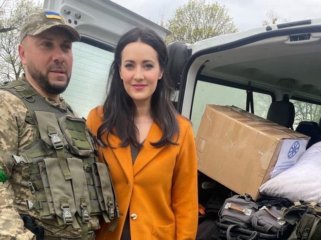 «Поїхав на Курахівський напрямок»: Вітвіцька показала, як проводжала коханого на фронт