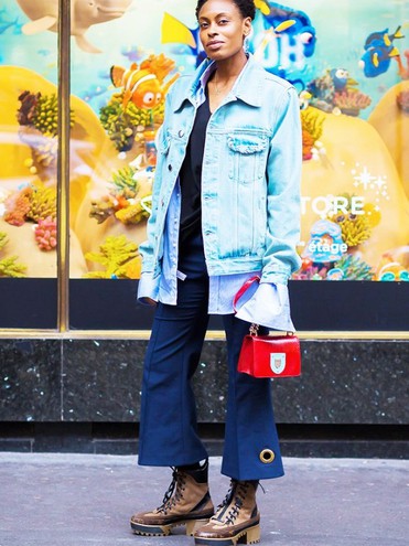 Як носити джинсову куртку восени: 13 стрітстайл образів