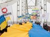 Флаг на мосту через Днепр