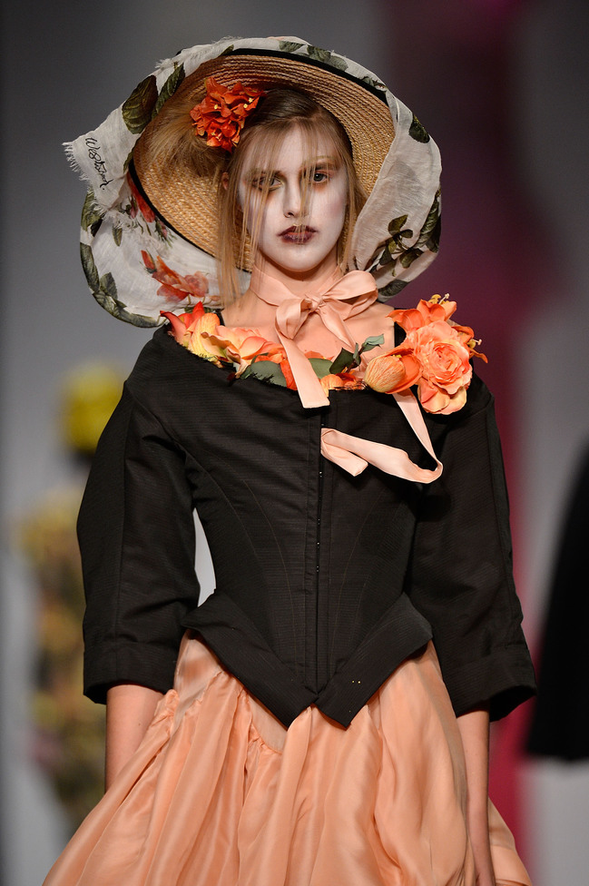 Безумные идеи макияжа на Хэллоуин с подиумов