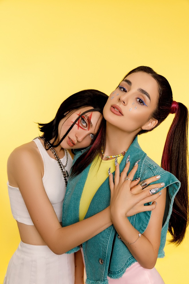 Jerry Heil и Анна Тринчер