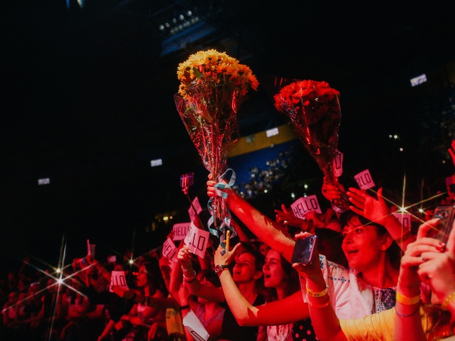 Антитіла в стадионном туре Hello