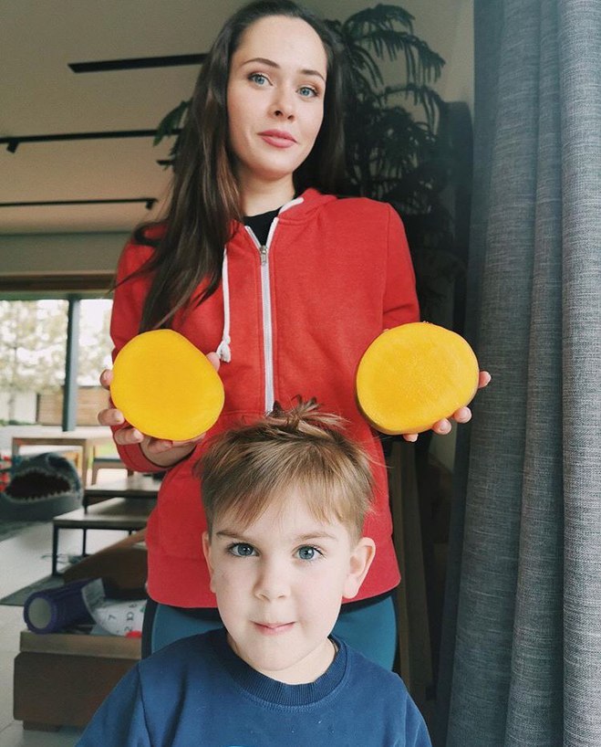 Юлия Санина с сыном