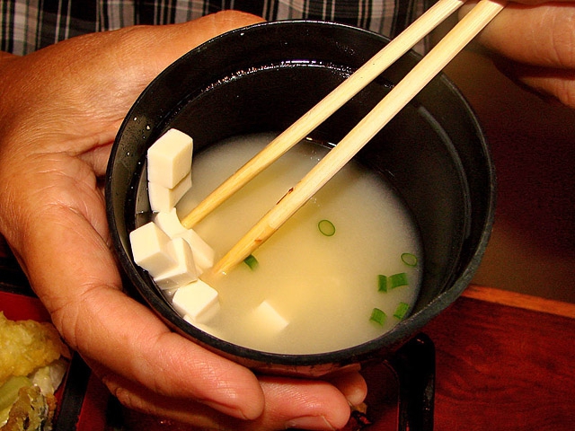 Як лікують похмілля в Японії, суп місо