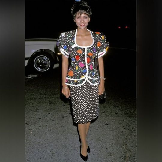 Как одевались звезды в 90-е: Холли Берри