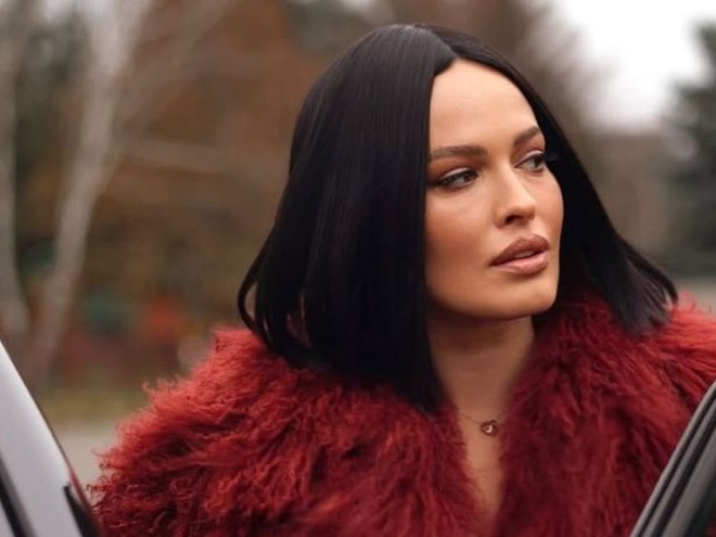 Через 18 років: Астаф'єва переспівала українською культовий хіт NikitA «Машина»