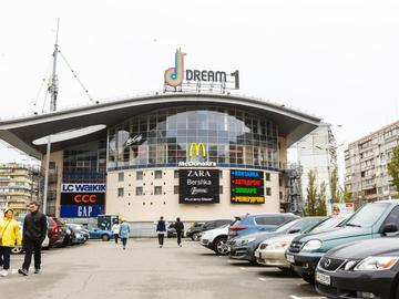 У Dream Town відкривається "Пузата Хата"