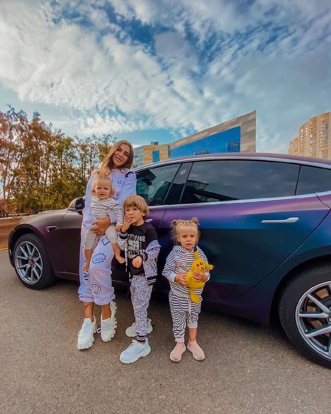 София Стужук со своими детьми