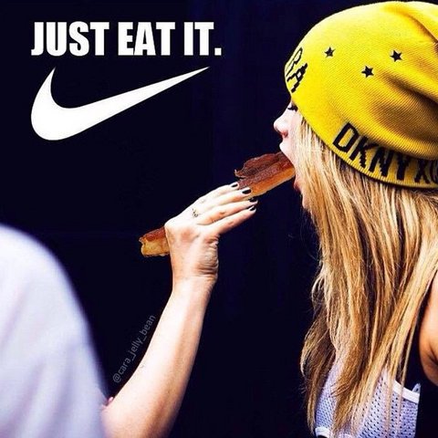 Кара Делевінь і бекон