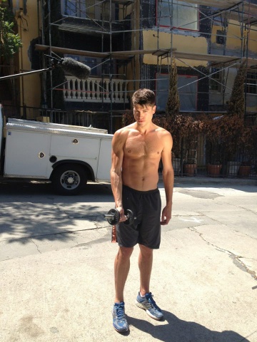 Мика Ньютон