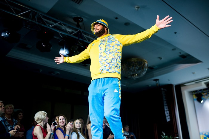 Андре Тан представив олімпійську форму для української збірної на Ігри ХХХІ Олімпіади 2016