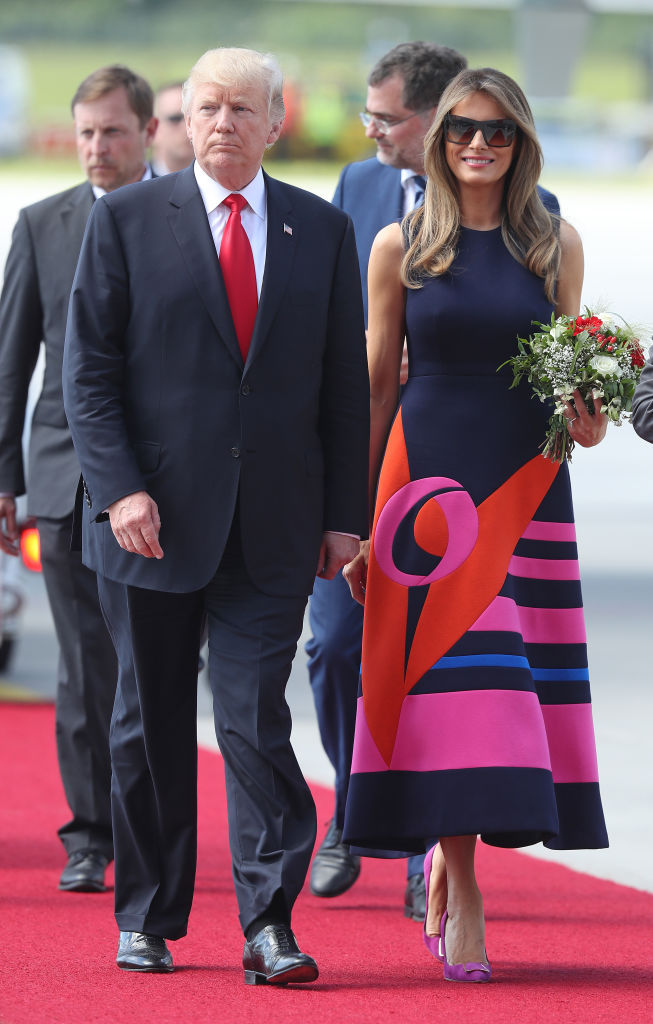 Мелания Трамп в ярком платье от Delpozo