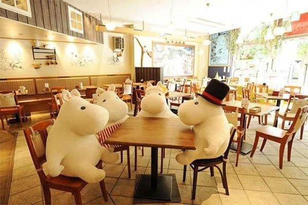 Муми-тролль для одиноких посетителей кафе Moomin Cafе