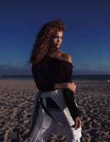 Саша Самсонова зняла лукбук для Poustovit x Tago Саша Самсонова зняла лукбук для Poustovit x Tago