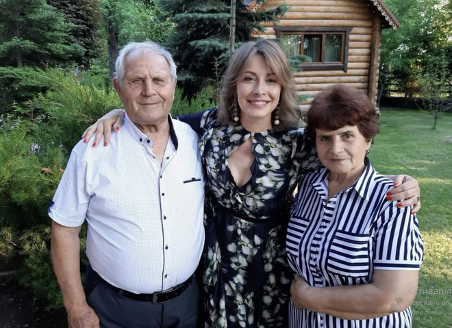 Кравець повернулася до Кривого Рогу та показала відео з 86-річним батьком