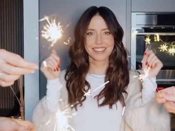 Дорофєєва похизувалася фігурою в міні у своє 36-річчя