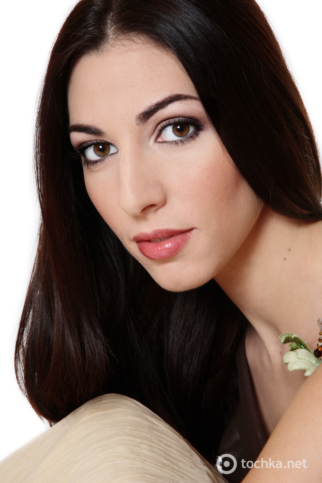 Дневной макияж для брюнеток