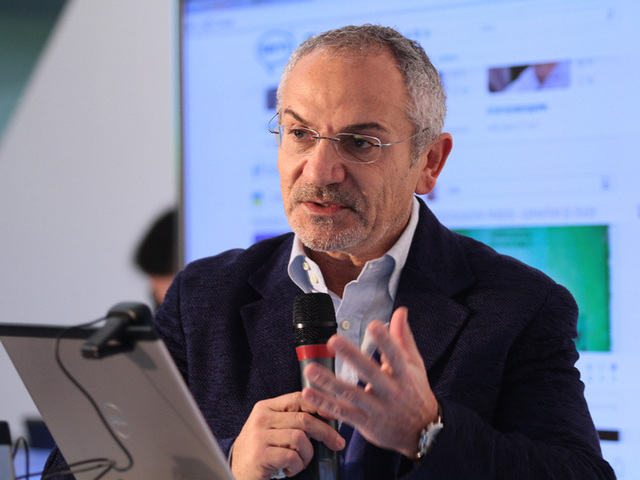 Савик Шустер