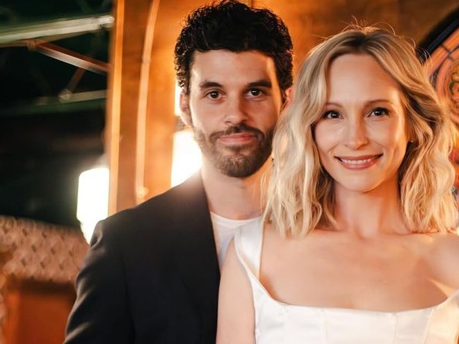 Зірка «Щоденників вампіра» Кендіс Кінг вийшла заміж на останньому місяці вагітності