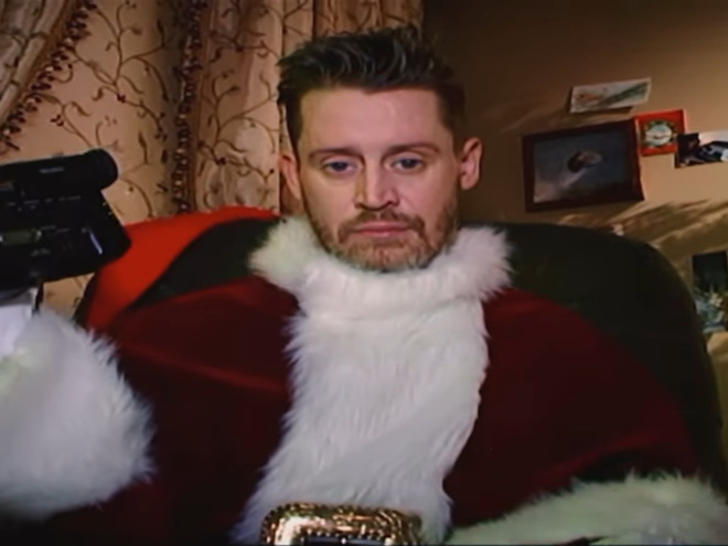 Зірка «Сам удома» Маколей Калкін знявся у різдвяному кліпі Кім Кардаш'ян