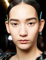 Б'юті-образ моделей з показу Christopher Kane Осінь 2015 Б'юті-образ моделей з показу Christopher Kane Осінь 2015