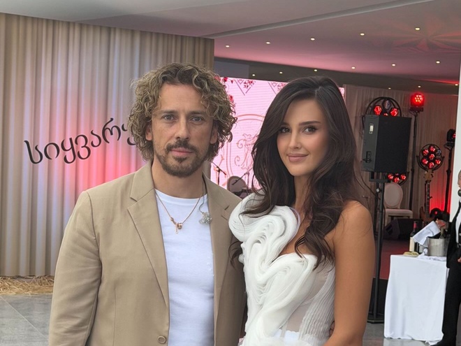 Галкін, Меладзе й Рікі Мартін виступили на весіллі української моделі в Каннах