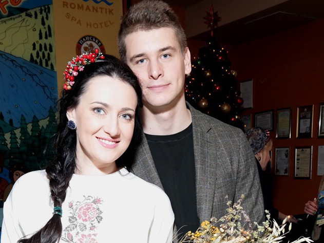 звезды в народных костюмах