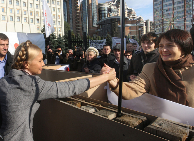 Юлия Тимошенко с избирателями