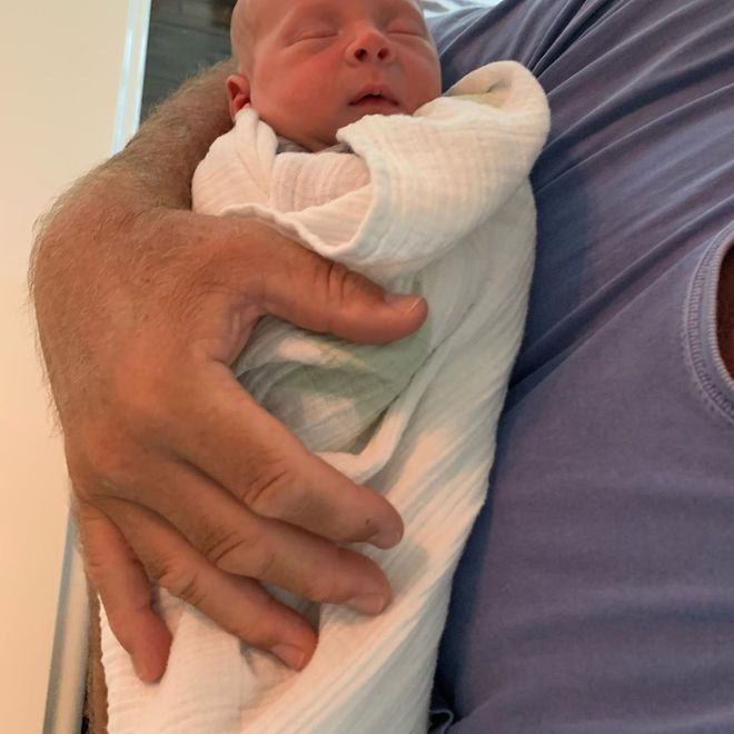 Сын Алека и Хиларии Болдуин