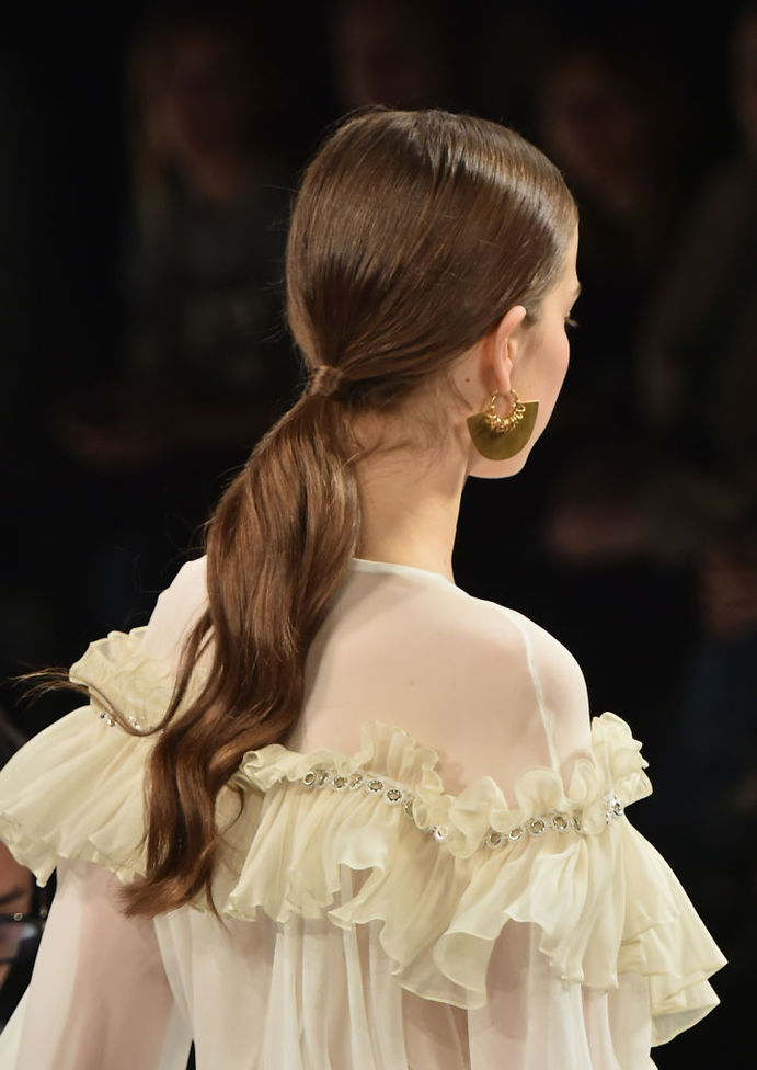 Весняні зачіски 2017: хвіст