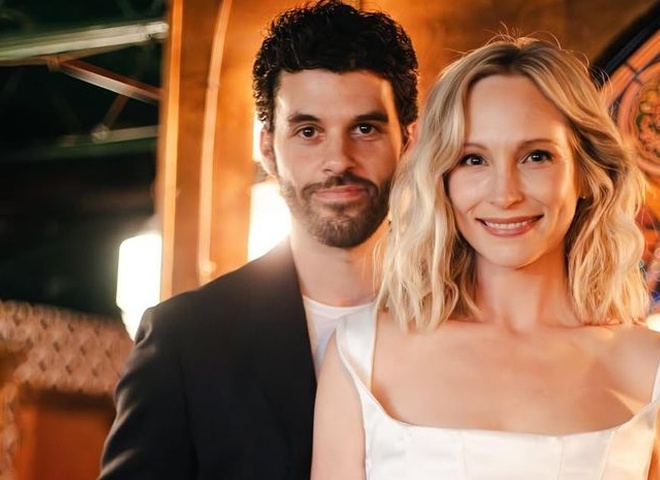 Зірка «Щоденників вампіра» Кендіс Кінг вийшла заміж на останньому місяці вагітності