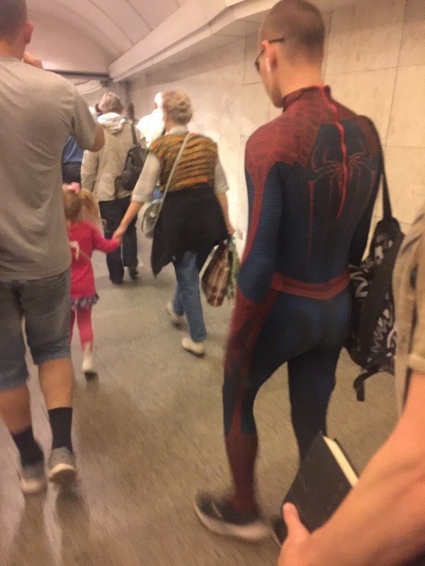 Модники в метро