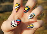 Модний літній манікюр 2016: Moschino nails