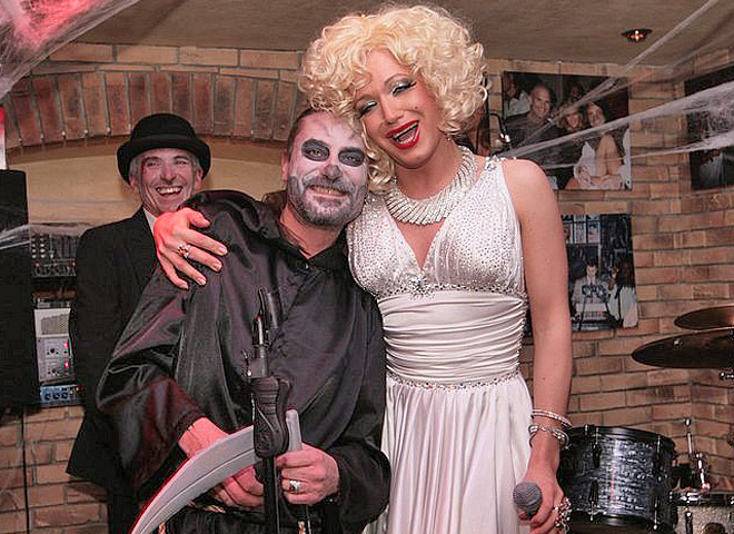 Монро и Шон Карр