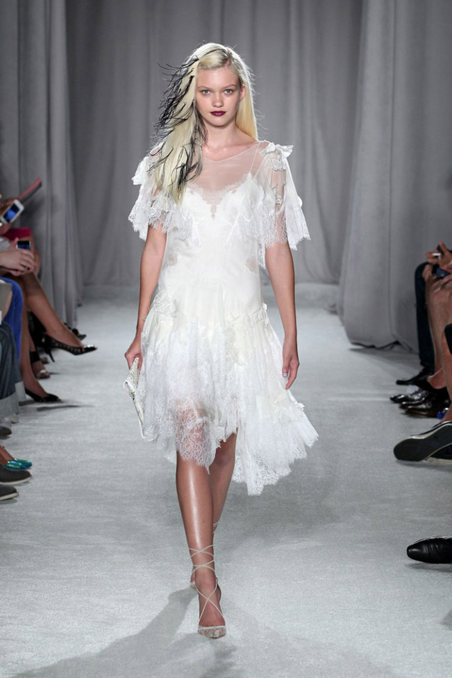 Платья с фатином