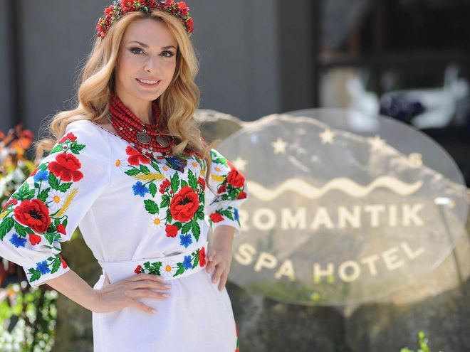 Коллекция вышиванок Ольги Сумской