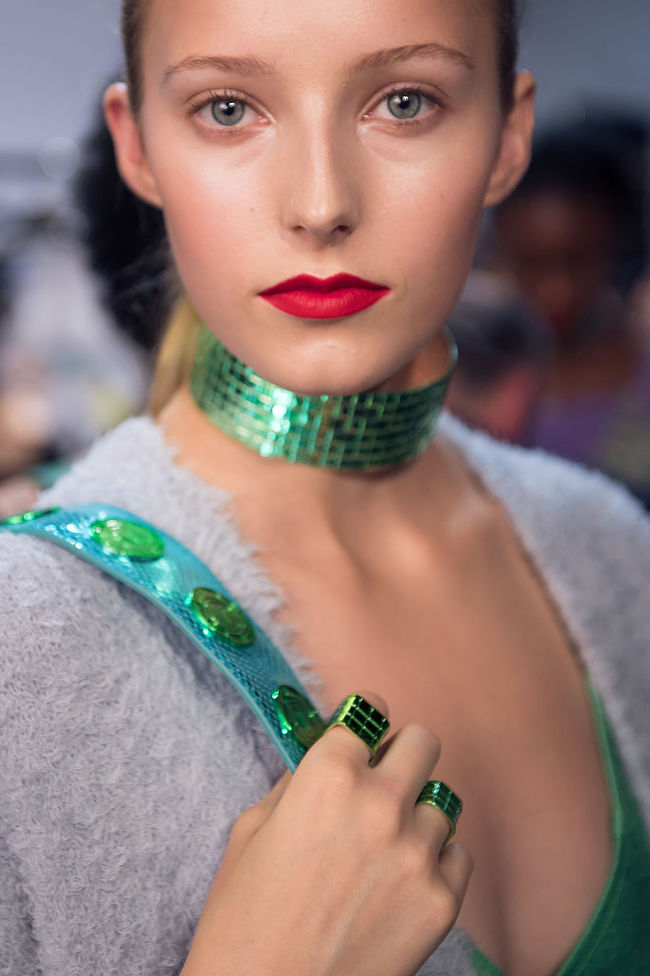 Червона помада на кожен день