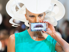 Взаимодействие между мирами моды и высоких технологий: "Samsung Electronics Украина"  -  Инновационный партнёр Ukrainian Fashion Week