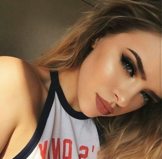 Макияж лица: румяна