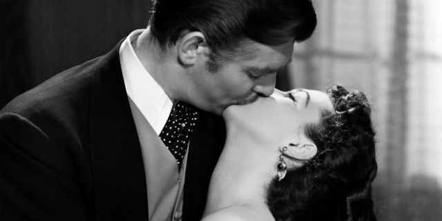ТОП-10 самых романтических поцелуев в кино