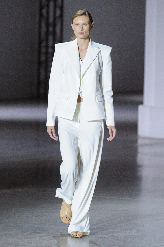 Показ VOROZHBYT & ZEMSKOVA на Ukrainian Fashion Week noseason sept 2021